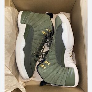 Jordan 12 Retro CP3
Class of 2003 2018. Men's Green and Khaki Trainers.Size12